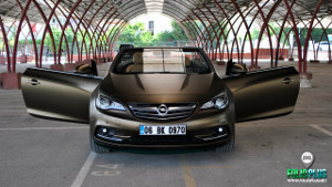 Opel CASCADA 007 Bond Gold