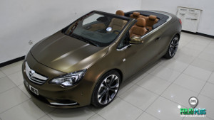 Opel CASCADA 007 Bond Gold