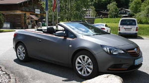 Opel CASCADA grau foliert