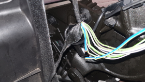 Cable breakage soft top compartment left