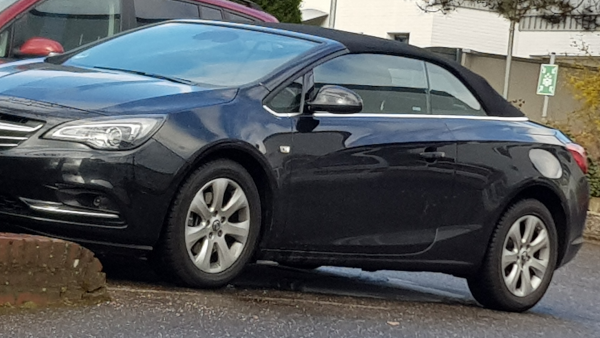 
					Light alloy wheel in 7-spoke design